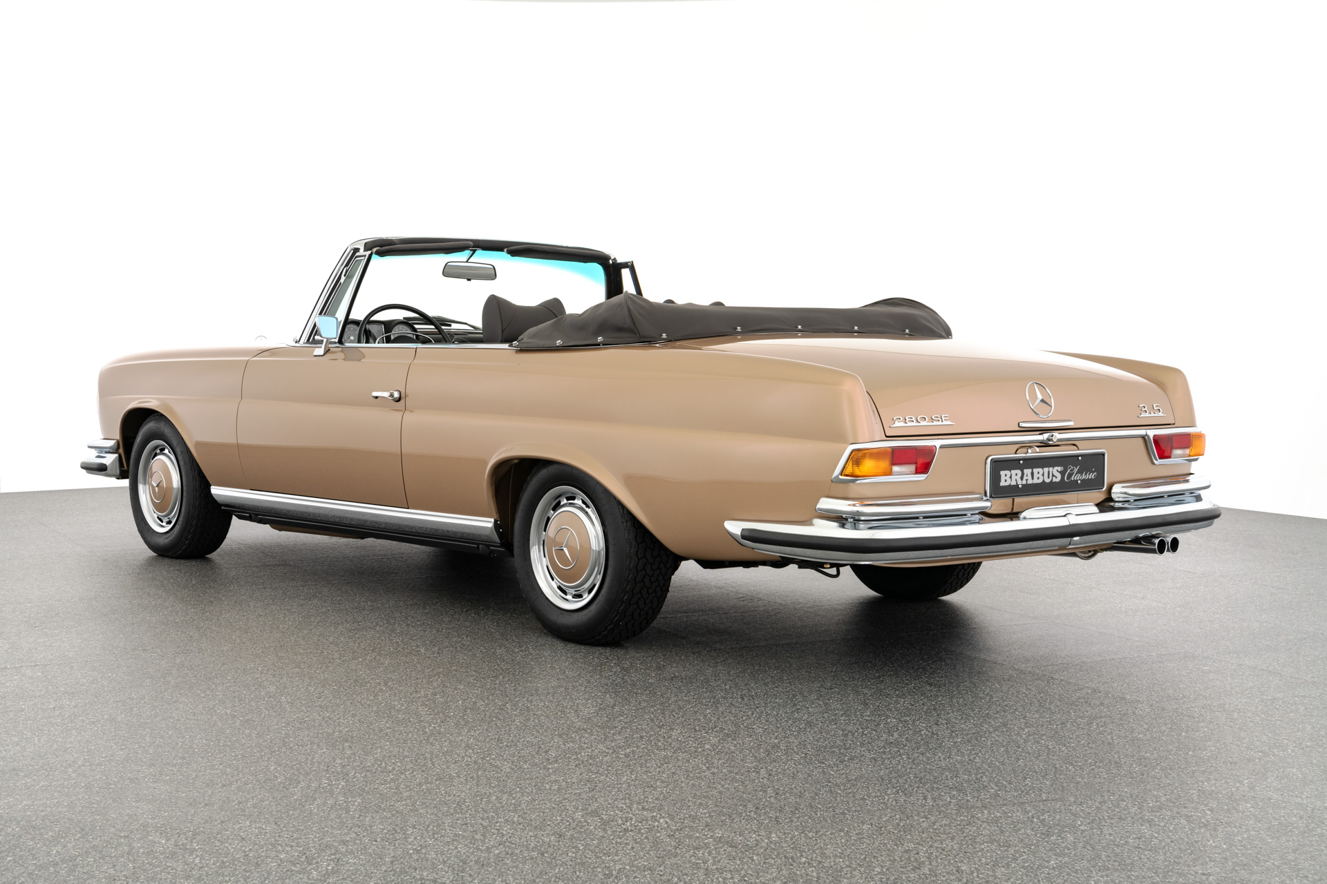 برابوس الألمانية تقدم سيارات مرسيدس الكلاسيكية بأسعار تتجاوز 2.8 مليون ريال مرسيدس بنز SE 280 كابورليه