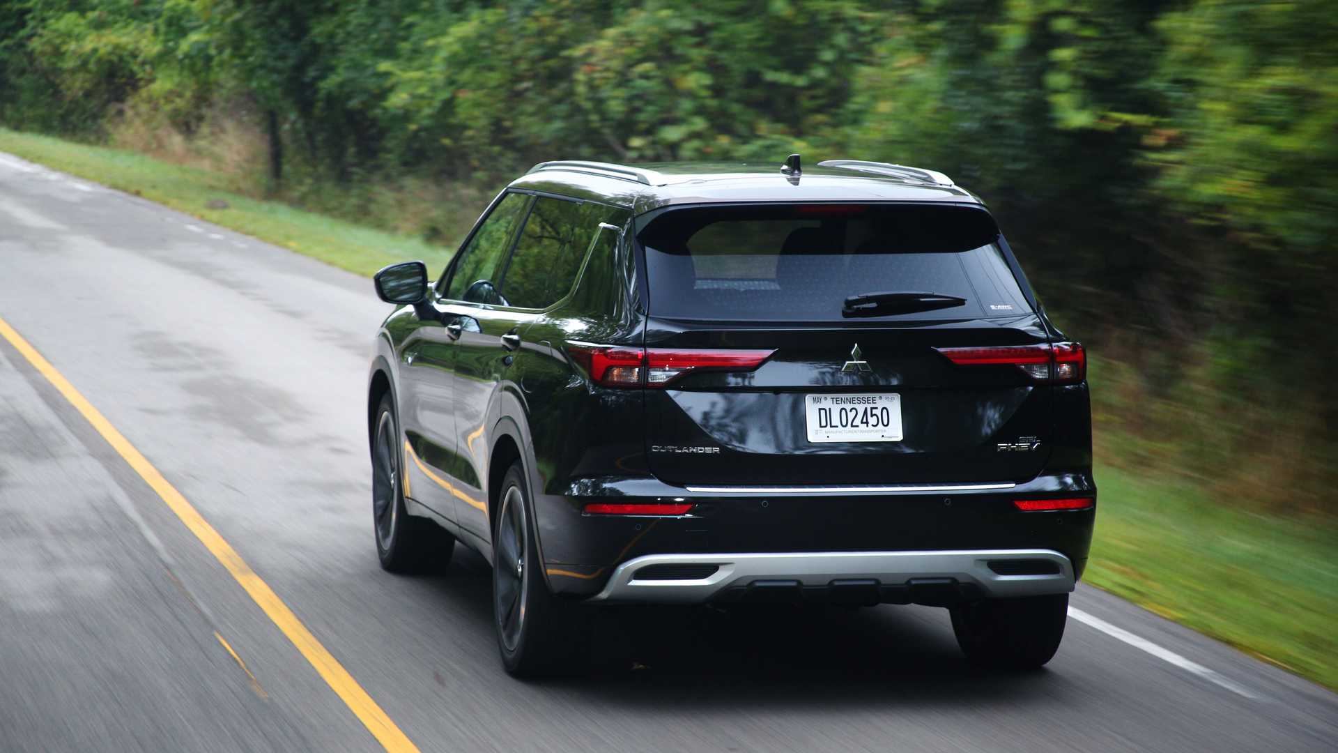 ميتسوبيشي اوتلاندر تحصل على إصدار الذكرى السنوية الأربعين بلمسات خاصة ميتسوبيشي اوتلاندر إصدار الذكرى الأربعين