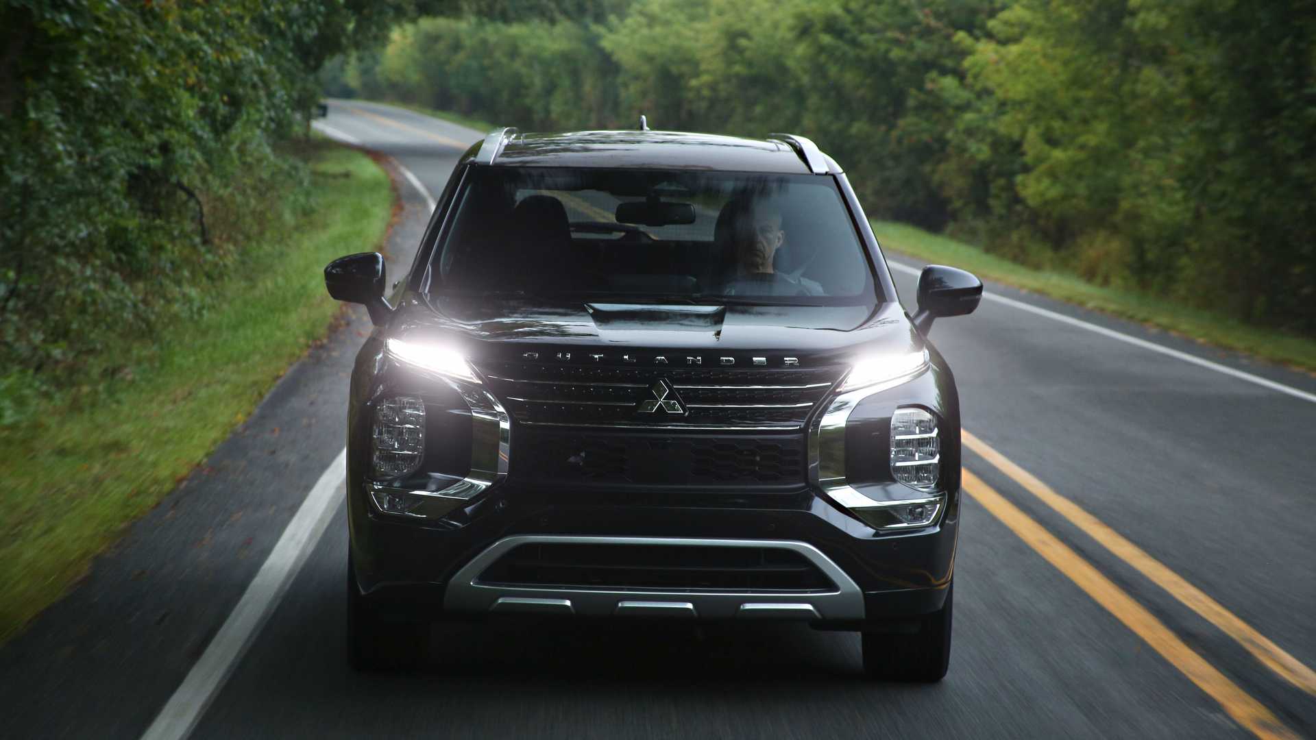 ميتسوبيشي اوتلاندر تحصل على إصدار الذكرى السنوية الأربعين بلمسات خاصة ميتسوبيشي اوتلاندر إصدار الذكرى الأربعين