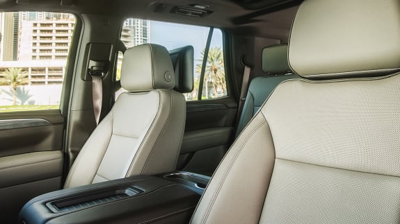 جمس يوكن SLE و SLT: أبرز مزايا فئة ستاندرد والفئة الثانية موديل 2023 جمس يوكن SLE و SLT: أبرز مزايا فئة ستاندرد والفئة الثانية موديل 2023 4