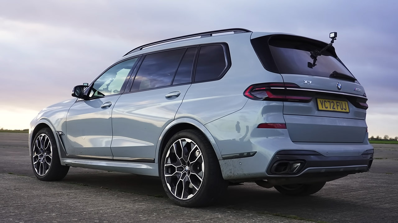 هل تصمد بي ام دبليو X7 أمام لامبورجيني اوروس في سباقات التسارع؟ بي ام دبليو X7 أمام لامبورجيني أوروس