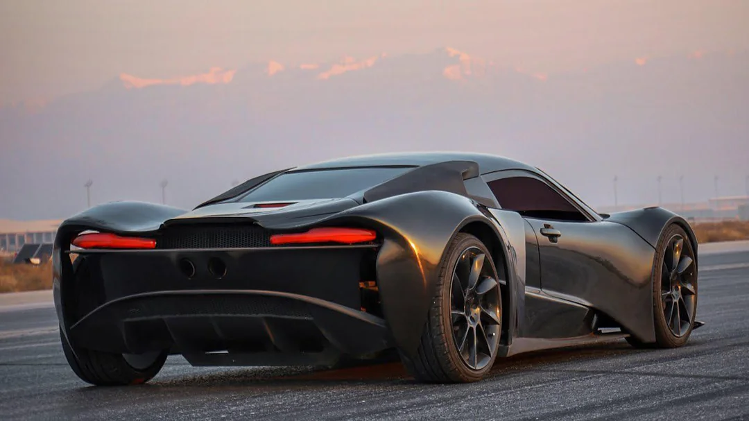 مواصفات أول سيارة أفغانية supercar Mada 9