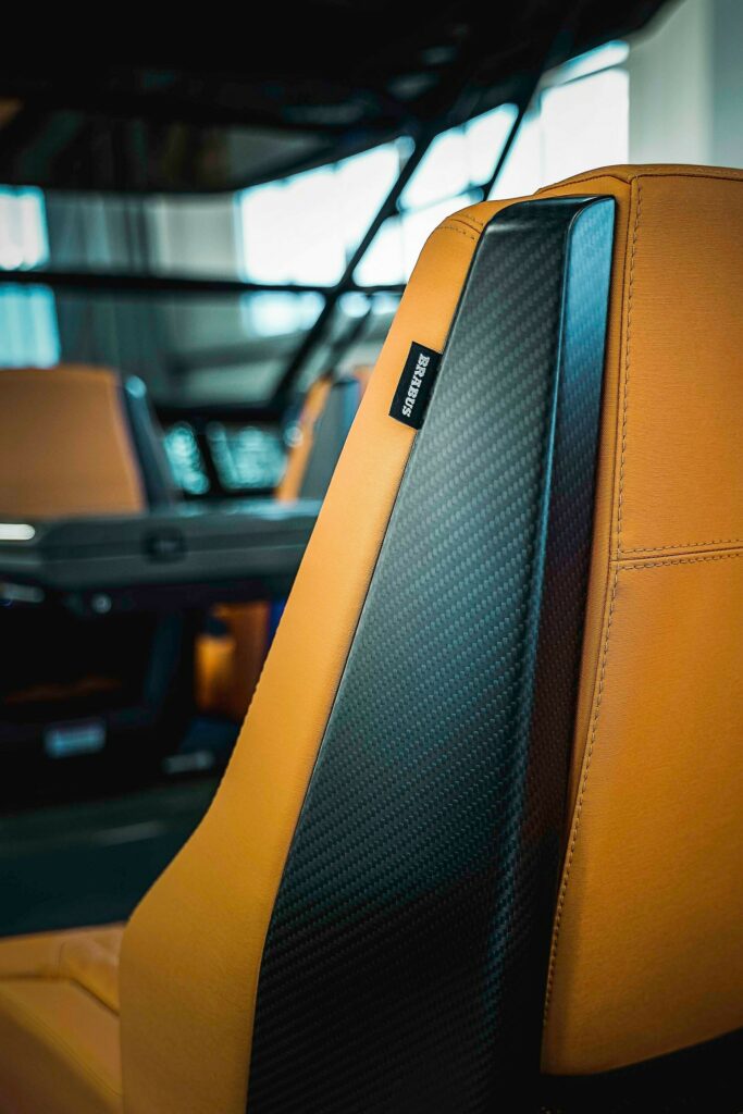 برابوس الألمانية تكشف عن قارب رياضي فاخر جديد بمحرك V8 وقوة 900 حصان برابوس الألمانية تكشف عن قارب رياضي فاخر جديد بمحرك V8 وقوة 900 حصان 7