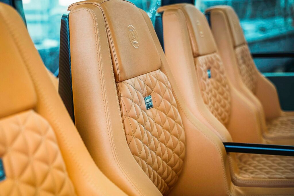 برابوس الألمانية تكشف عن قارب رياضي فاخر جديد بمحرك V8 وقوة 900 حصان برابوس الألمانية تكشف عن قارب رياضي فاخر جديد بمحرك V8 وقوة 900 حصان 8