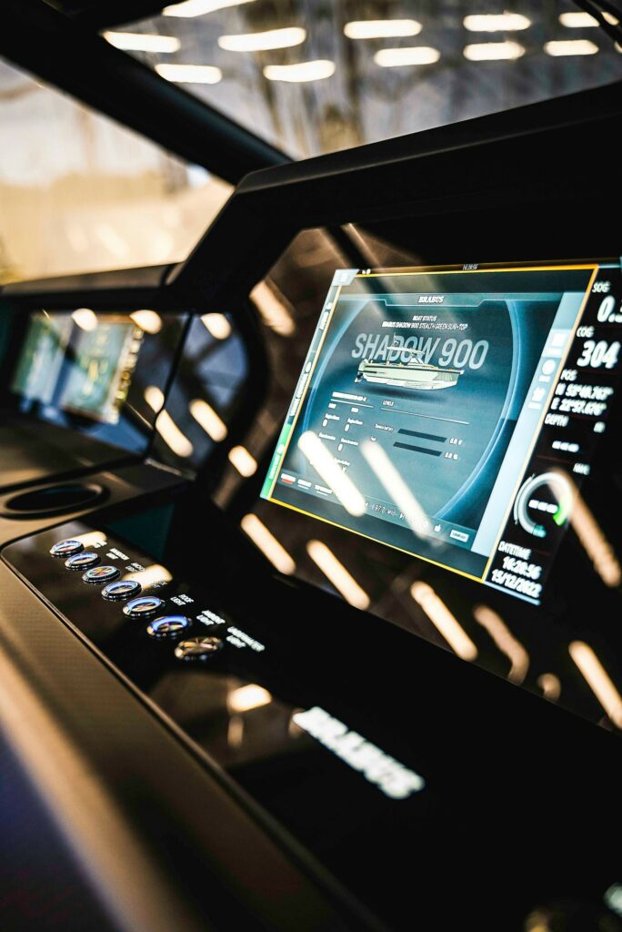 برابوس الألمانية تكشف عن قارب رياضي فاخر جديد بمحرك V8 وقوة 900 حصان برابوس شادو 900