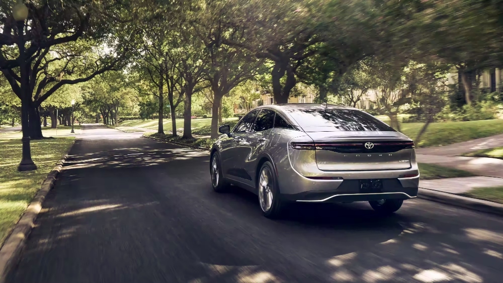 تويوتا-كروان-2023-المربع-نت-15