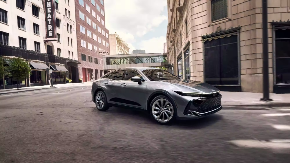 تويوتا-كروان-2023-المربع-نت-16