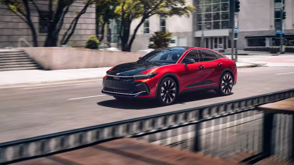 تويوتا-كروان-2023-المربع-نت-3