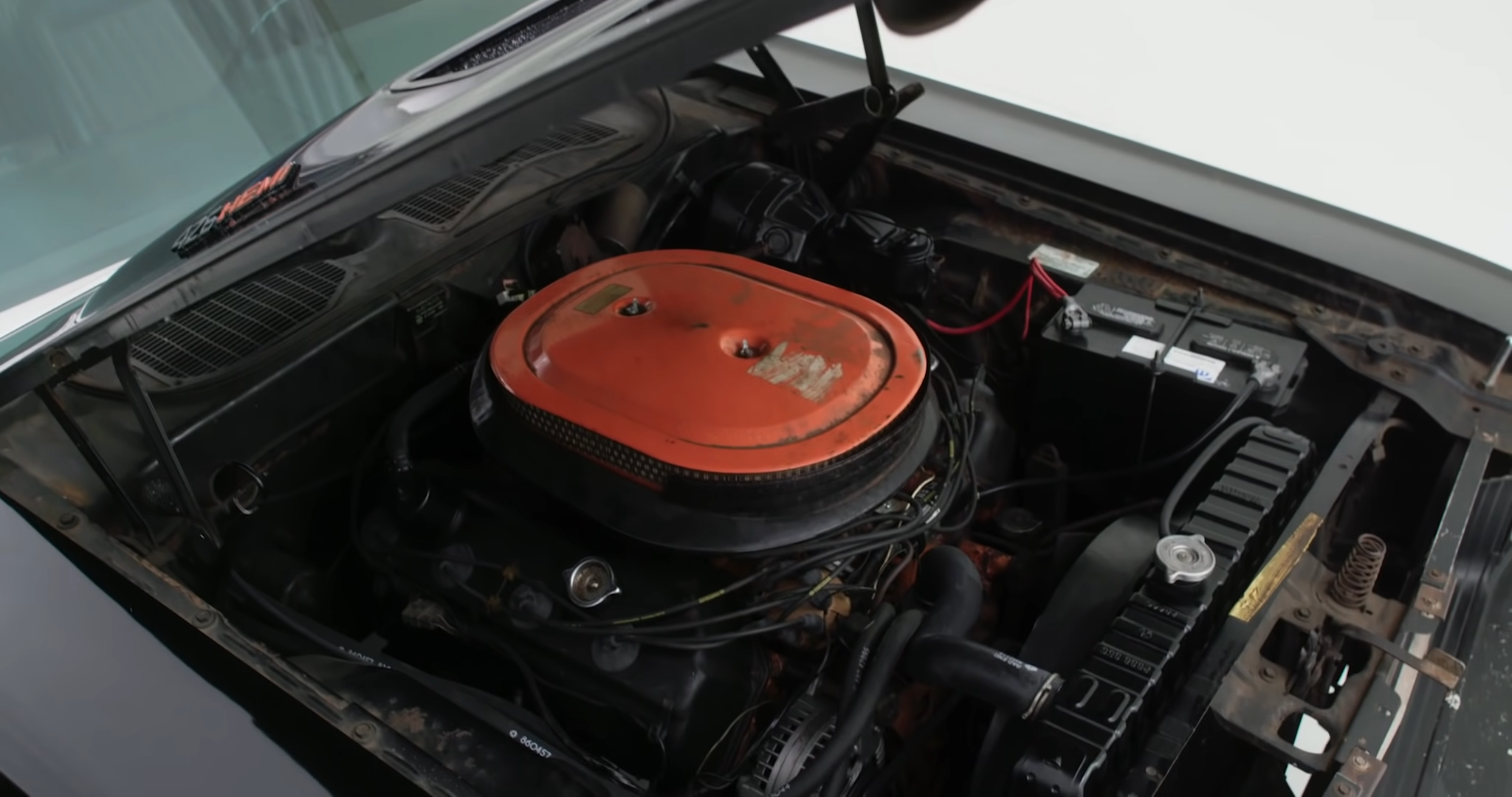 دودج تشالنجر الشبح الأسود – أسطورة سباقات الشوارع الأمريكية تُعرض للبيع بمزاد دودج تشالنجر الشبح الأسود