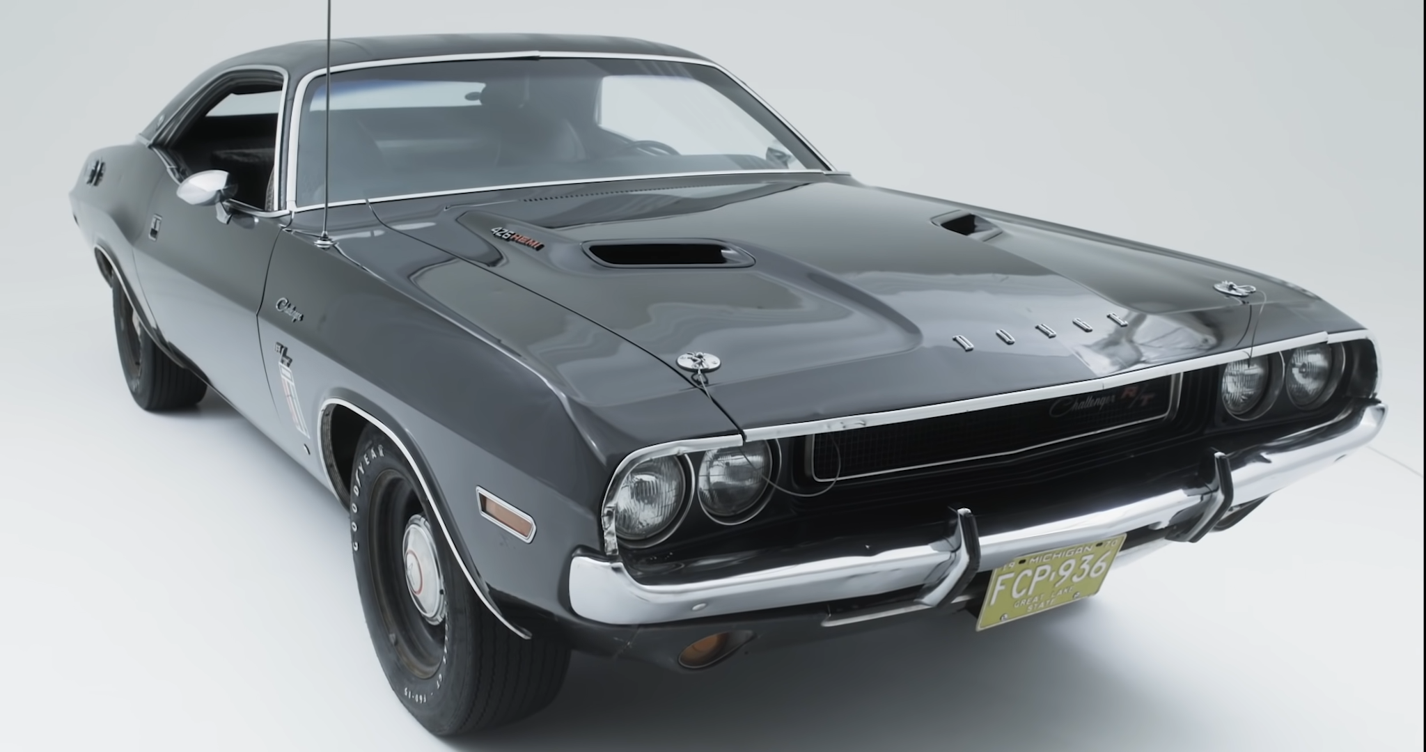 دودج تشالنجر الشبح الأسود – أسطورة سباقات الشوارع الأمريكية تُعرض للبيع بمزاد دودج تشالنجر الشبح الأسود