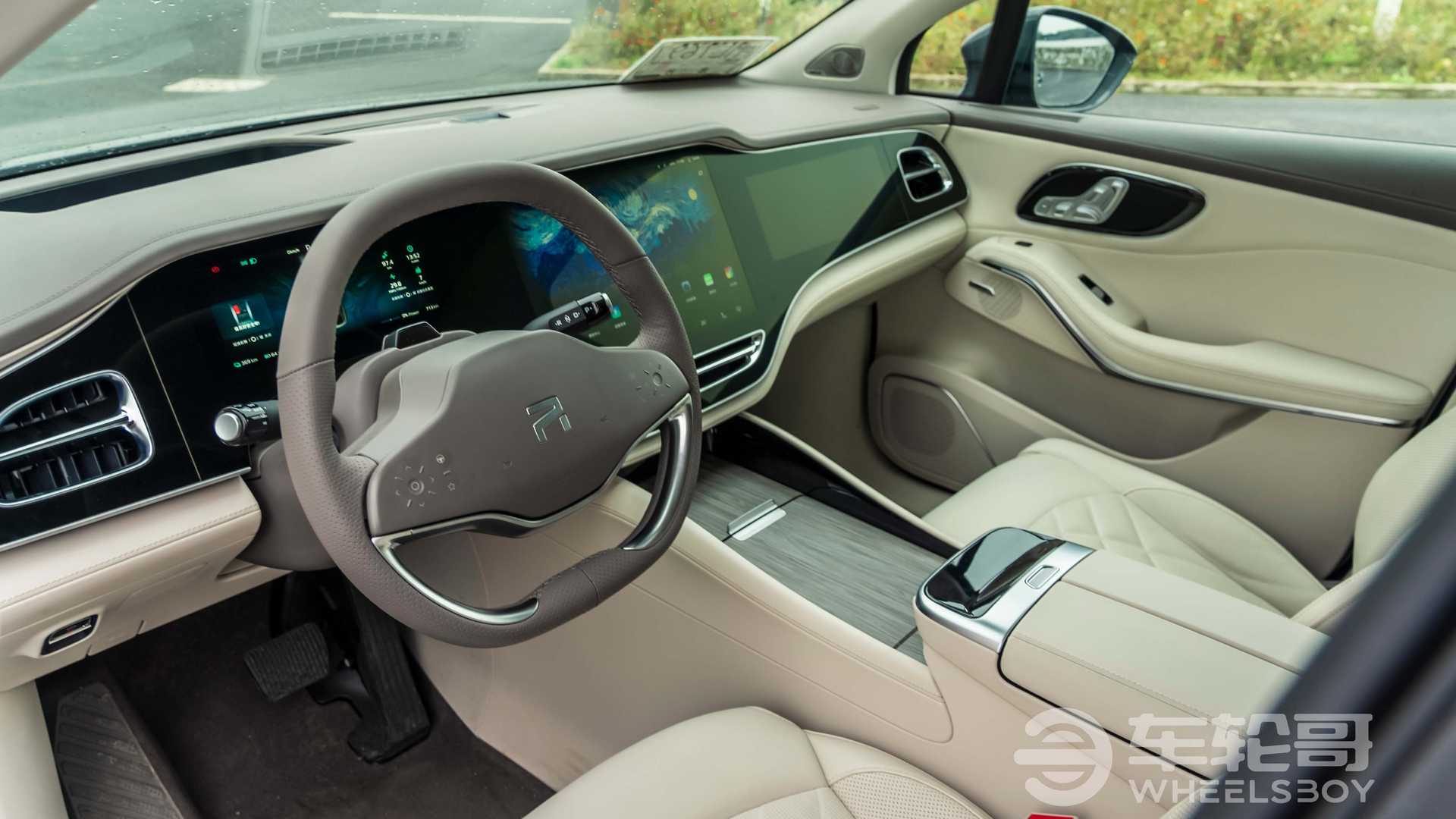 انطلاق سيارة سايك R7 المنافسة لتيسلا موديل Y بقوة 540 حصان رايسينج R7