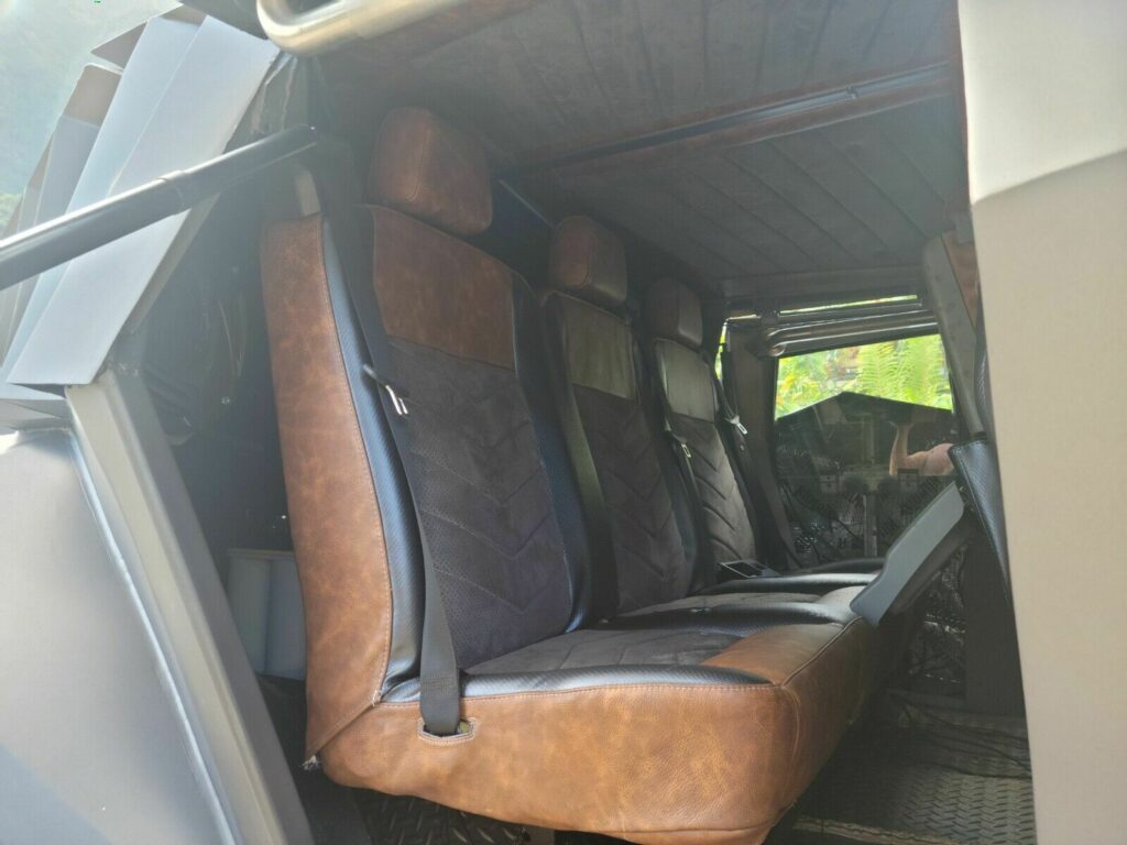 شيفروليه سيلفرادو تحصل على تعديل فريد من نوعه بأسلوب سيارة باتمان شيفروليه سيلفرادو تحصل على تعديل فريد من نوعه بأسلوب سيارة باتمان 3