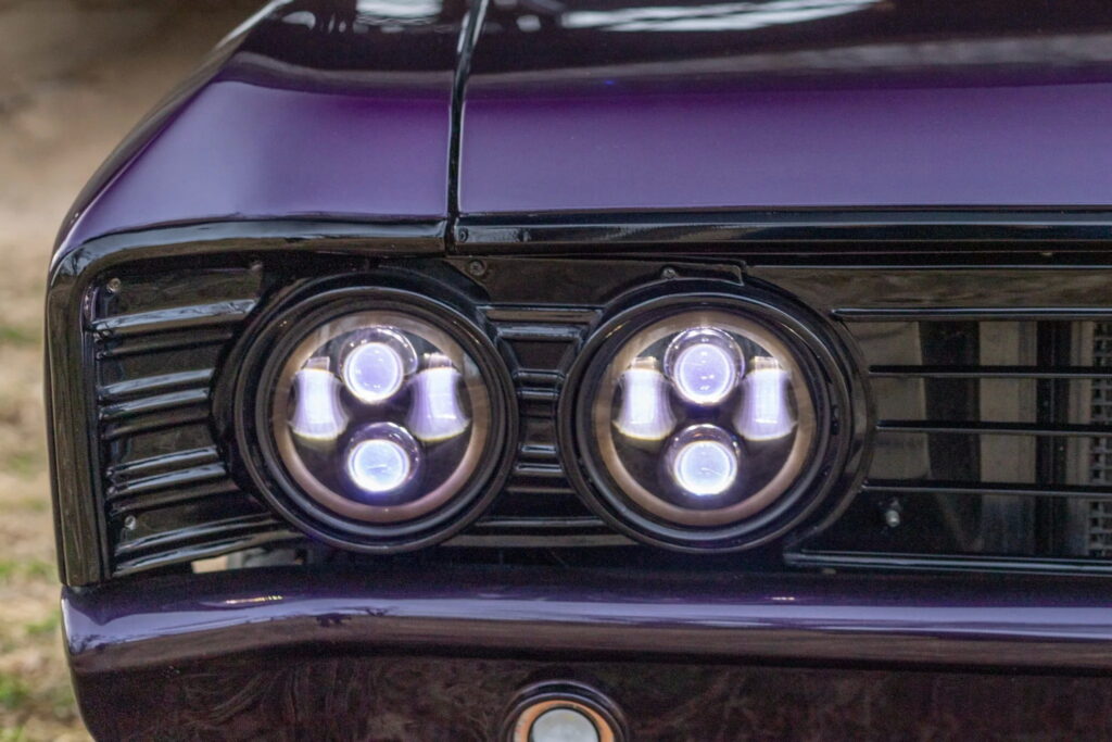 شيفروليه شيفيل 1967 معدلة بمحرك دودج فايبر تُعرض للبيع بمزاد شيفروليه شيفيل 1967 معدلة بمحرك دودج فايبر تُعرض للبيع بمزاد 9