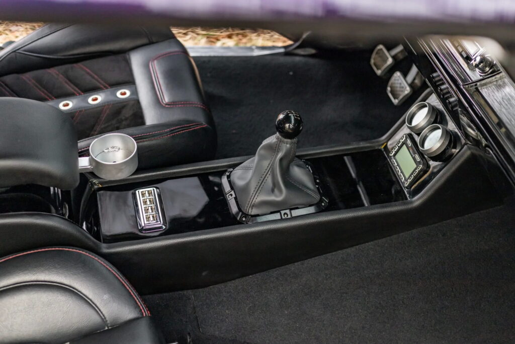 شيفروليه شيفيل 1967 معدلة بمحرك دودج فايبر تُعرض للبيع بمزاد شيفروليه شيفيل 1967 معدلة بمحرك دودج فايبر تُعرض للبيع بمزاد 10