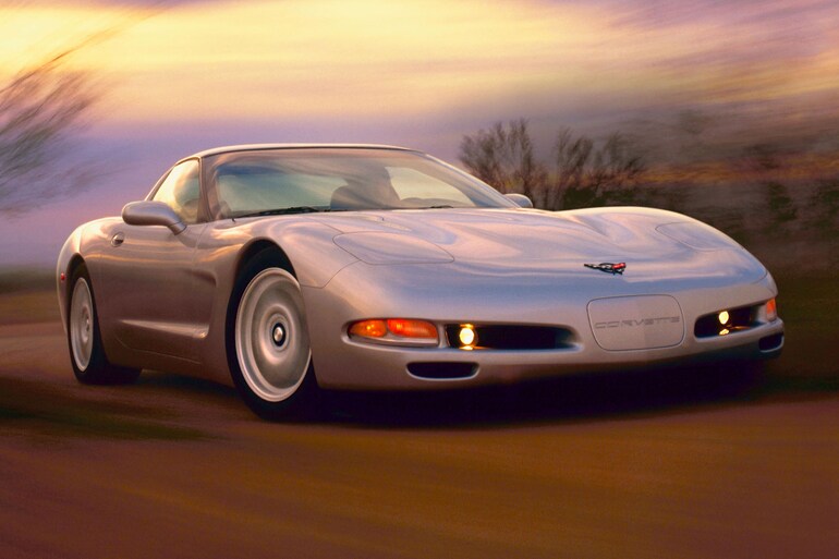 شاهد أجمل 5 سيارات رياضية من العام 1990 شيفروليه-كورفيت-C5