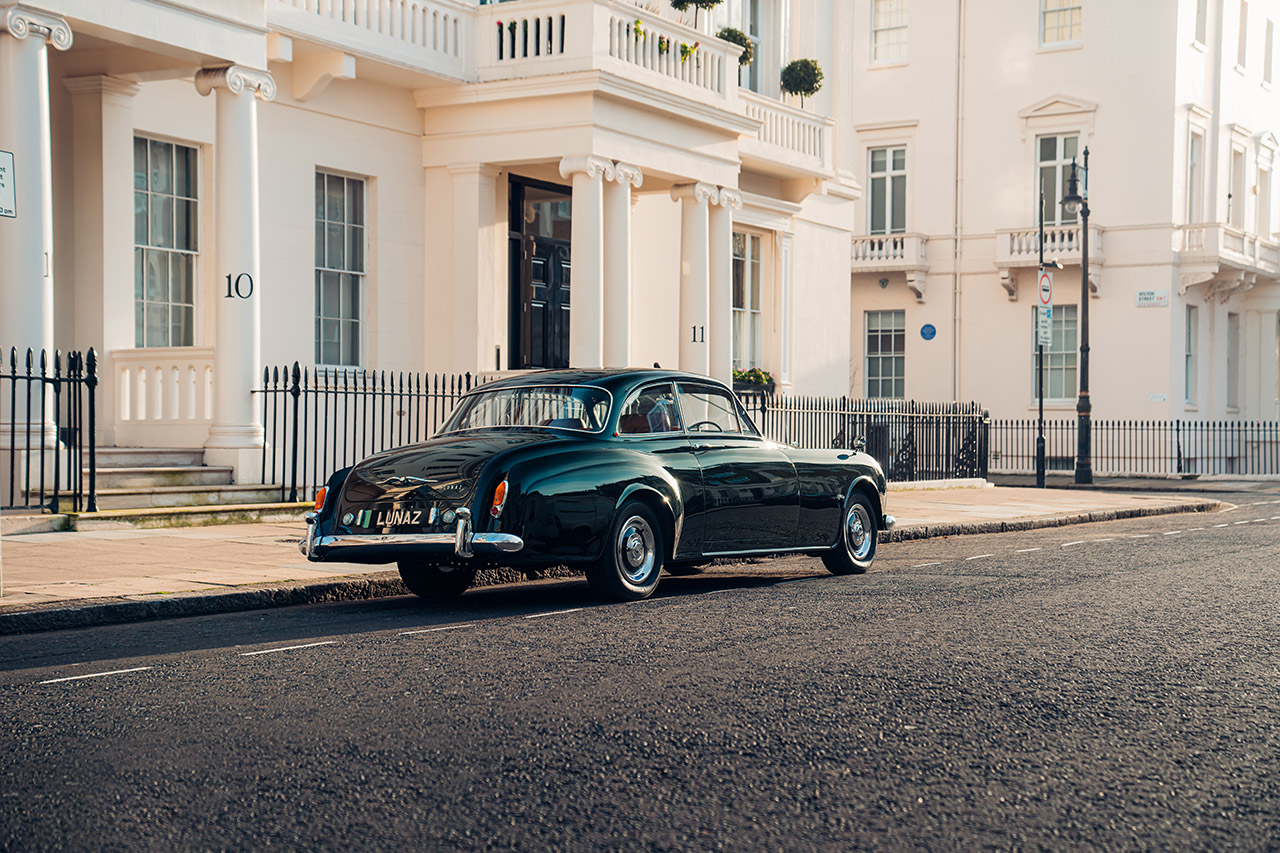 بنتلي S2 كونتيننتال موديل 1961 تتحول إلى سيارة كهربائية عصرية بقوة 400 حصان بنتلي S2 كونتيننتال موديل 1961