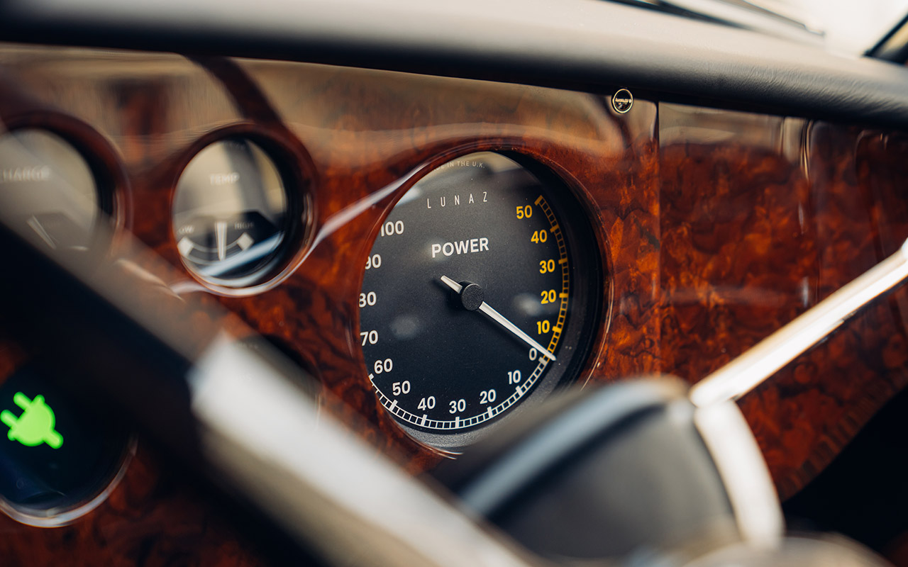 بنتلي S2 كونتيننتال موديل 1961 تتحول إلى سيارة كهربائية عصرية بقوة 400 حصان بنتلي S2 كونتيننتال موديل 1961