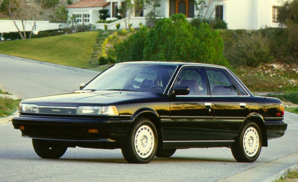 أبرز ما ميز أجيال تويوتا كامري حتى إصدار الذكرى الـ40 أبرز ما ميز أجيال تويوتا كامري حتى إصدار الذكرى الـ40 3