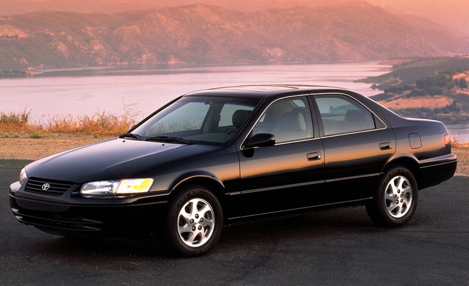 أبرز ما ميز أجيال تويوتا كامري حتى إصدار الذكرى الـ40 أبرز ما ميز أجيال تويوتا كامري حتى إصدار الذكرى الـ40 7