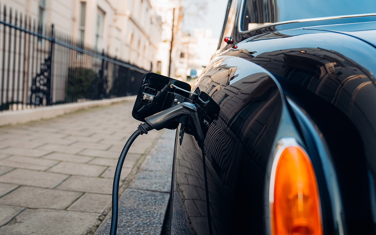 بنتلي S2 كونتيننتال موديل 1961 تتحول إلى سيارة كهربائية عصرية بقوة 400 حصان بنتلي S2 كونتيننتال موديل 1961