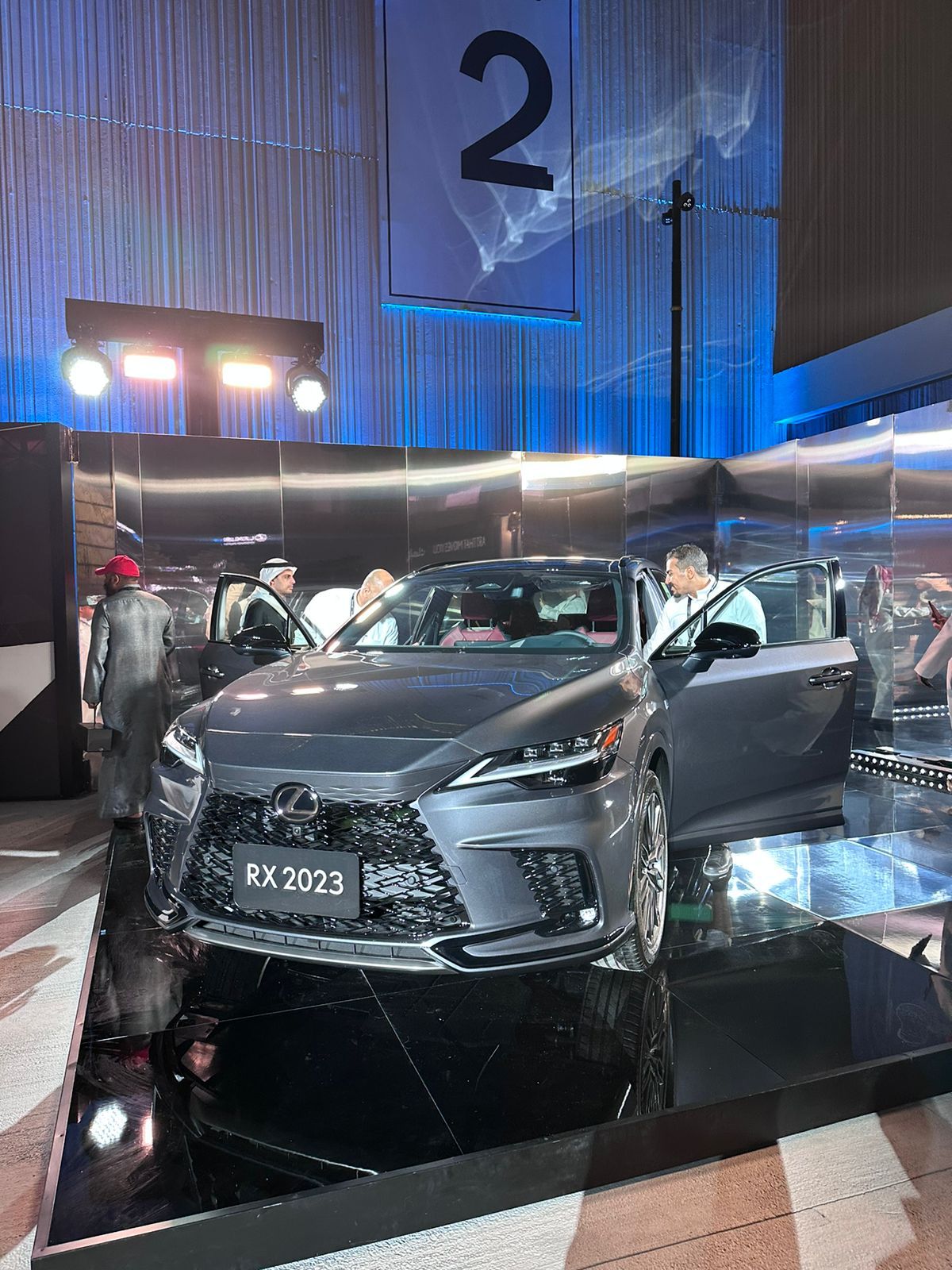 صور سيارة لكزس RX 2023 في السعودية وأبرز ما يُميز السيارة الفاخرة صور سيارة لكزس RX 2023 في السعودية وأبرز ما يُميز السيارة الفاخرة 2