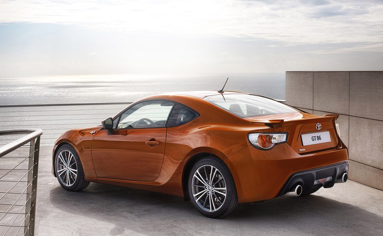 تويوتا تقدم برنامج تجديد سيارات GT86 الرياضية القديمة في مصانعها اليابانية تويوتا GT86