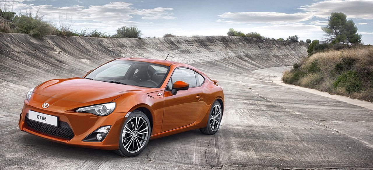 تويوتا تقدم برنامج تجديد سيارات GT86 الرياضية القديمة في مصانعها اليابانية تويوتا GT86