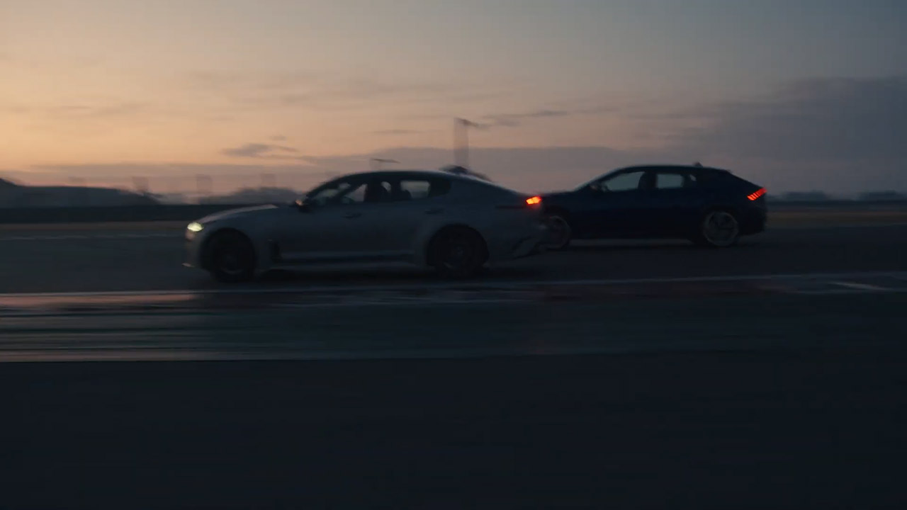 شاهد كيا تودع ستينجر نهائياً مع تسليم راية الأداء الرياضي لطراز EV6 GT الكهربائية كيا ستينجر