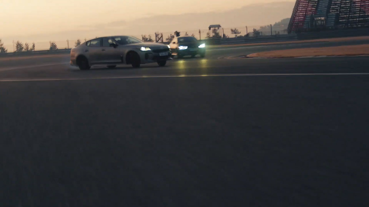 شاهد كيا تودع ستينجر نهائياً مع تسليم راية الأداء الرياضي لطراز EV6 GT الكهربائية كيا ستينجر