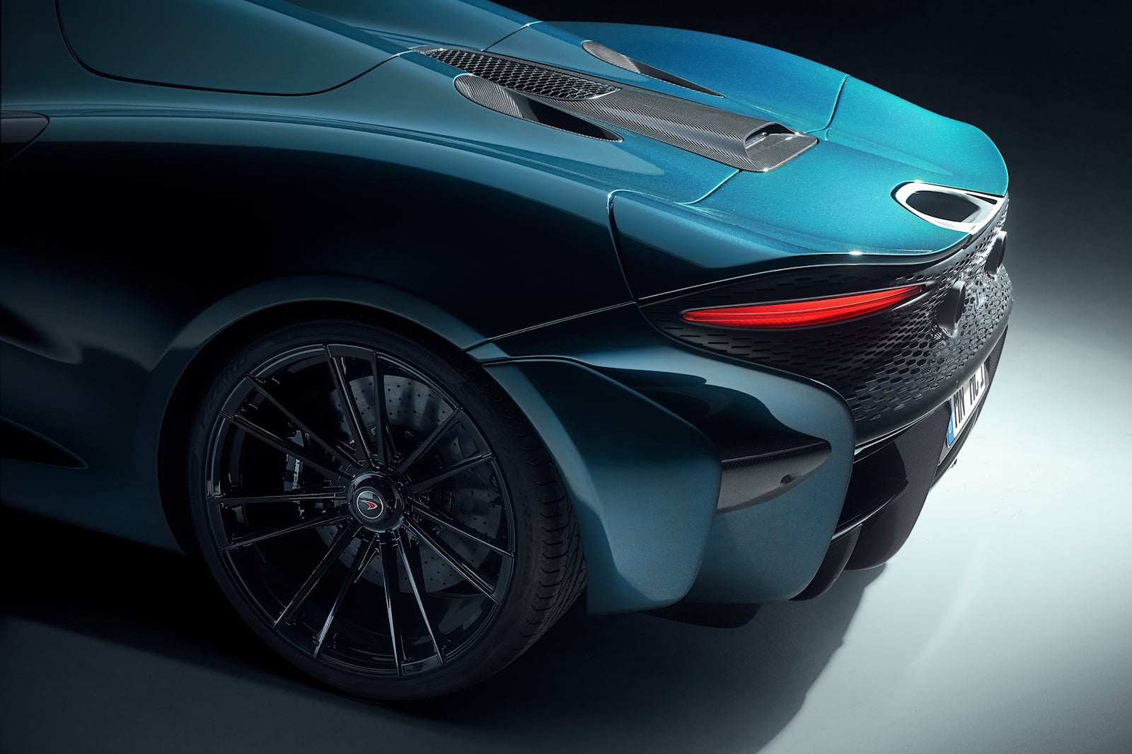 ماكلارين إلفا تحصل على حزمة تعديلات فريدة من شركة نوفيتك بقوة 919 حصان ماكلارين إلفا تحصل على حزمة تعديلات فريدة من شركة نوفيتك بقوة 919 حصان 2