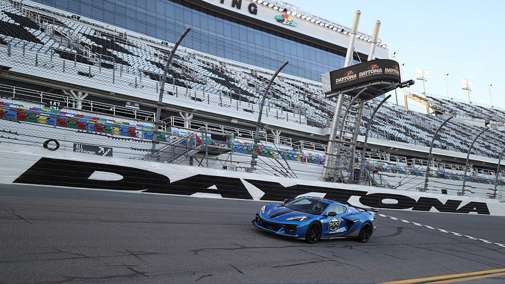 شيفروليه كورفيت Z06 تقود افتتاحية بطولة ناسكار في دايتونا 500 لموسم 2023 شيفروليه كورفيت Z06