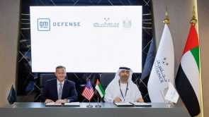 حكومة الإمارات تدخل في شراكة مع جنرال موتورز لتطوير سيارات حربية كهربائية