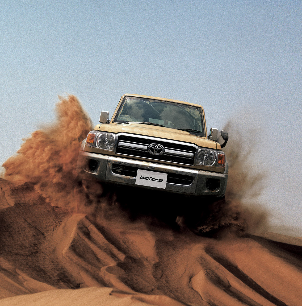 تويوتا مستمرة بإنتاج لاندكروزر 70 لأعوام طويلة قادمة مع تلميحات عن محرك هايبرد جديد تويوتا لاندكروزر 70