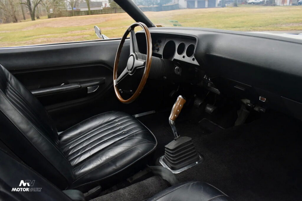 أول نسخة إنتاجية من بليموث هيمي كودا تُعرض للبيع بمقابل 8.24 مليون ريال بليموث هيمي كودا