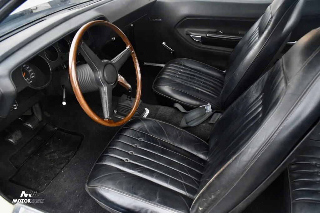 أول نسخة إنتاجية من بليموث هيمي كودا تُعرض للبيع بمقابل 8.24 مليون ريال بليموث هيمي كودا