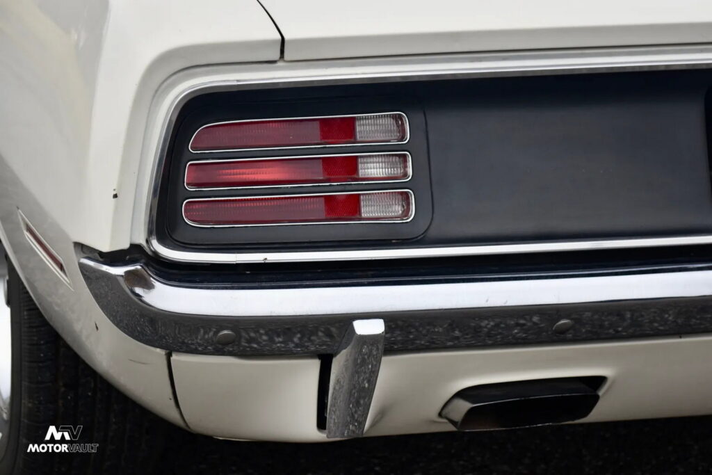 أول نسخة إنتاجية من بليموث هيمي كودا تُعرض للبيع بمقابل 8.24 مليون ريال أول نسخة إنتاجية من بليموث هيمي كودا تُعرض للبيع بمقابل 8.24 مليون ريال 1