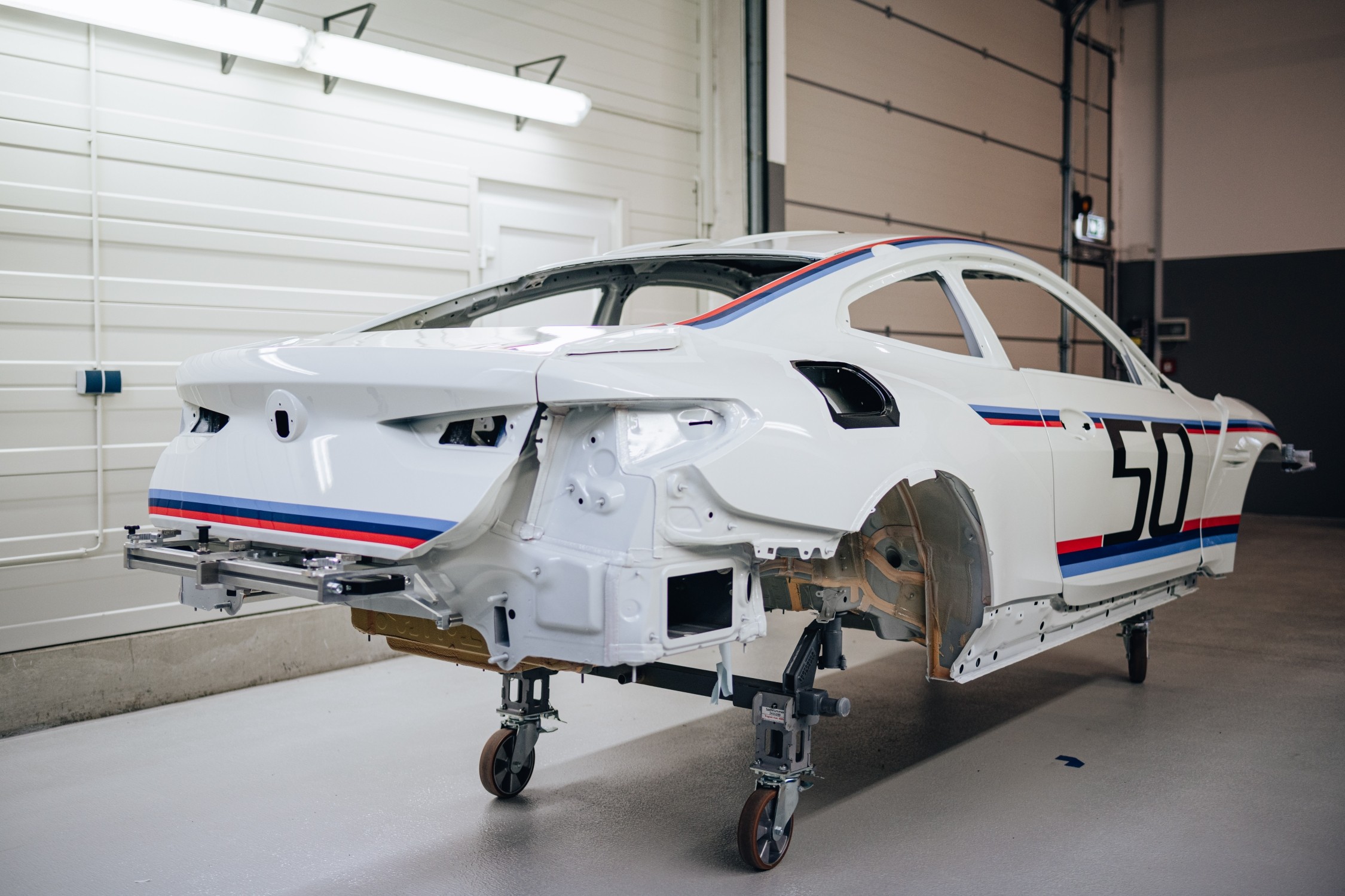 بي ام دبليو سوف تبدأ بإنتاج 3.0 CSL بفصل الربيع بأقوى محرك 6 سلندر في تاريخ العلامة بي ام دبليو 3.0 CSL