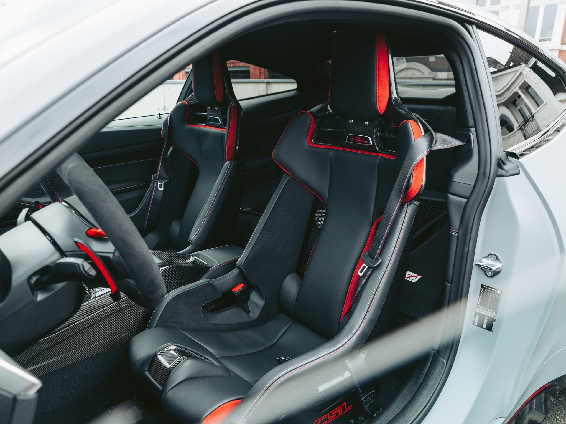 خمسة أجيال حصرية من سيارات بي ام دبليو M3 و M4 تُعرض للبيع في مزاد بي ام دبليو M4 GTS موديل 2016 (F82)