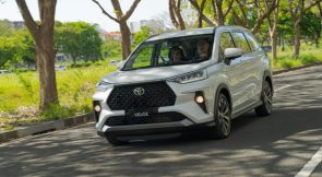 10 معلومات عن تويوتا فيلوز.. سيارة 3 صفوف جديدة كليا في السعودية 10 معلومات عن تويوتا فيلوز.. سيارة 3 صفوف جديدة كليا في السعودية 15