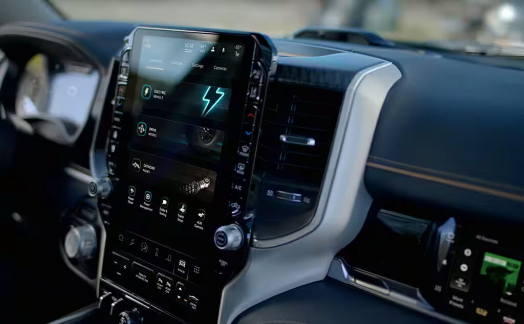 رام 1500 Rev الكهربائية الجديدة كلياً تنكشف بالشكل الإنتاجي رام 1500 Rev الكهربائية الجديدة كلياً تنكشف بالشكل الإنتاجي 11