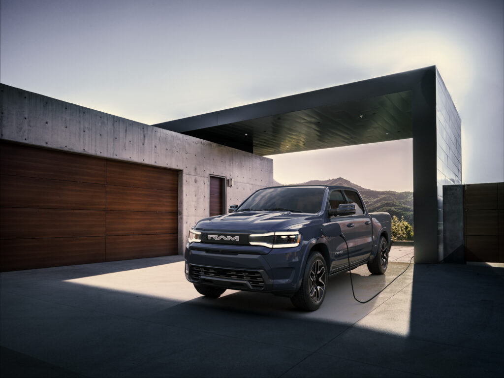 رام 1500 Rev الكهربائية الجديدة كلياً تنكشف بالشكل الإنتاجي رام 1500 Rev الكهربائية الجديدة كلياً تنكشف بالشكل الإنتاجي 9