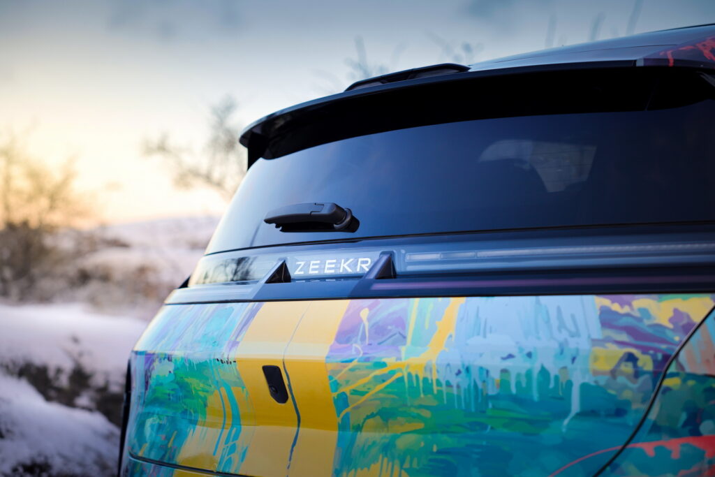 جيلي تكشف عن زيكر X كروس أوفر الجديدة كلياً جيلي تكشف عن زيكر X كروس أوفر الجديدة كلياً 1