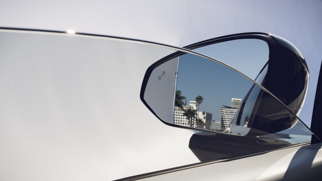 جيلي تكشف عن زيكر X كروس أوفر الجديدة كلياً جيلي تكشف عن زيكر X كروس أوفر الجديدة كلياً 4