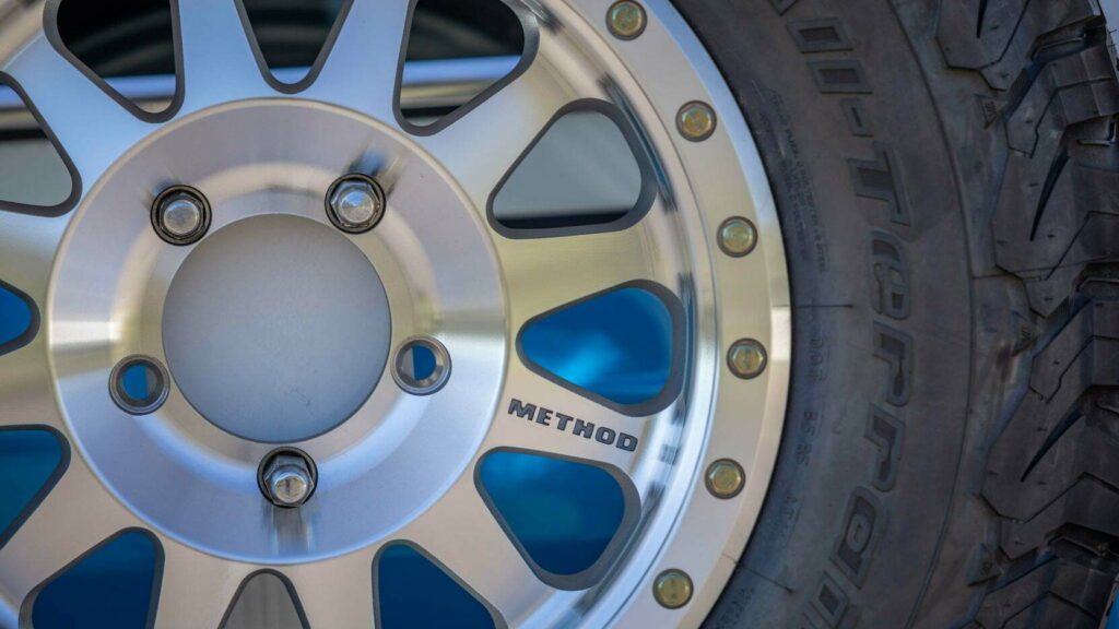 فورد برونكو موديل 1974 تعرض للبيع في مزاد بعد عملية تجديد شاملة بمحرك V8 حديث فورد برونكو موديل 1974 تعرض للبيع في مزاد بعد عملية تجديد شاملة بمحرك V8 حديث 1