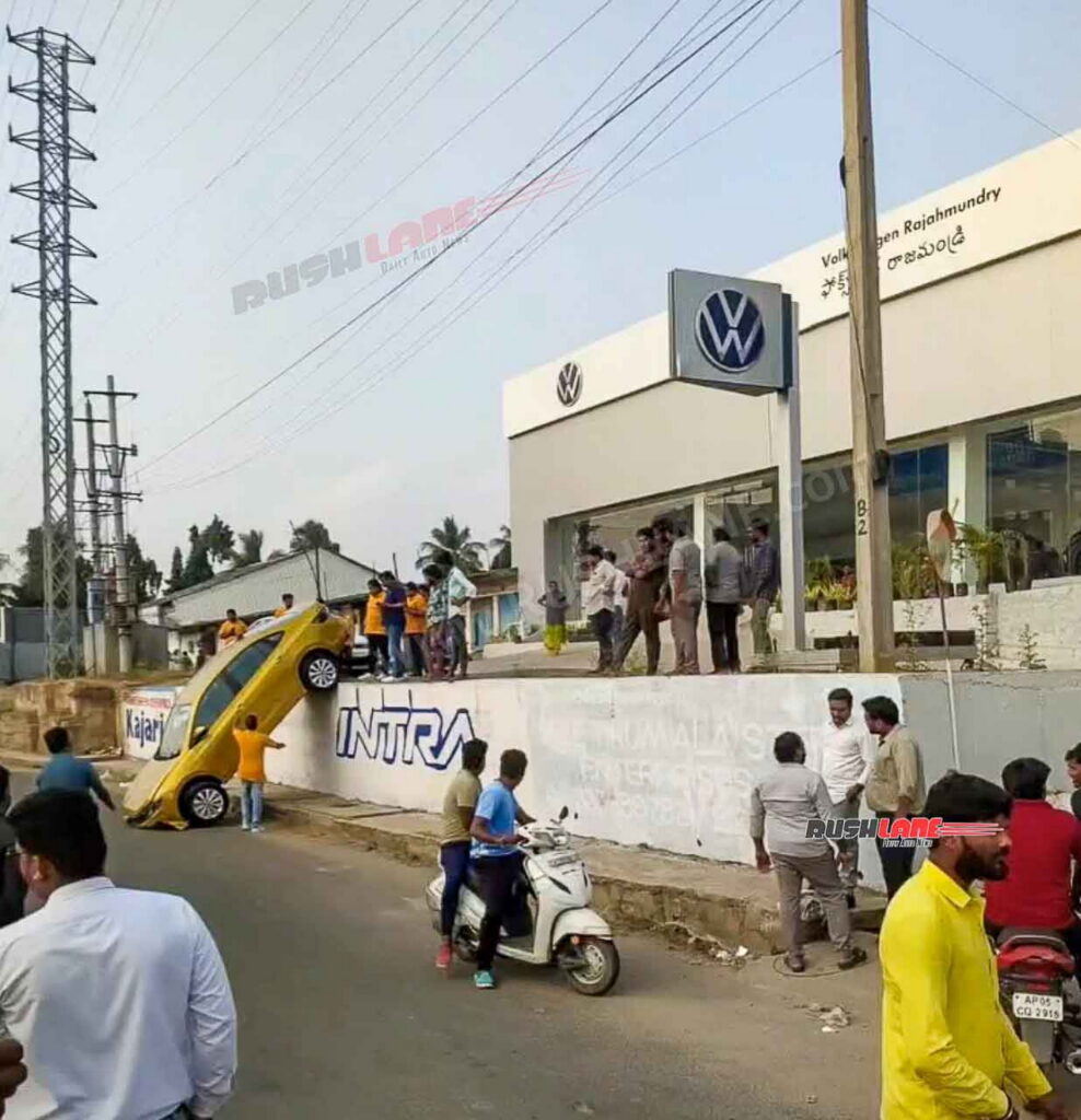 فولكس واجن فيرتوس جديدة تصطدم بالأرض قبل مغادرة الوكالة في الهند فولكس واجن فيرتوس جديدة تصطدم بالأرض قبل مغادرة الوكالة في الهند 1