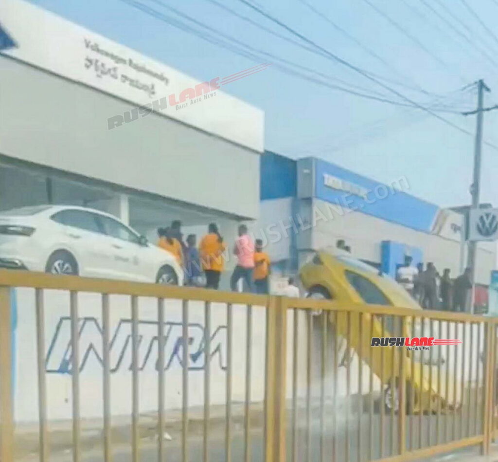 فولكس واجن فيرتوس جديدة تصطدم بالأرض قبل مغادرة الوكالة في الهند فولكس واجن فيرتوس جديدة تصطدم بالأرض قبل مغادرة الوكالة في الهند 2