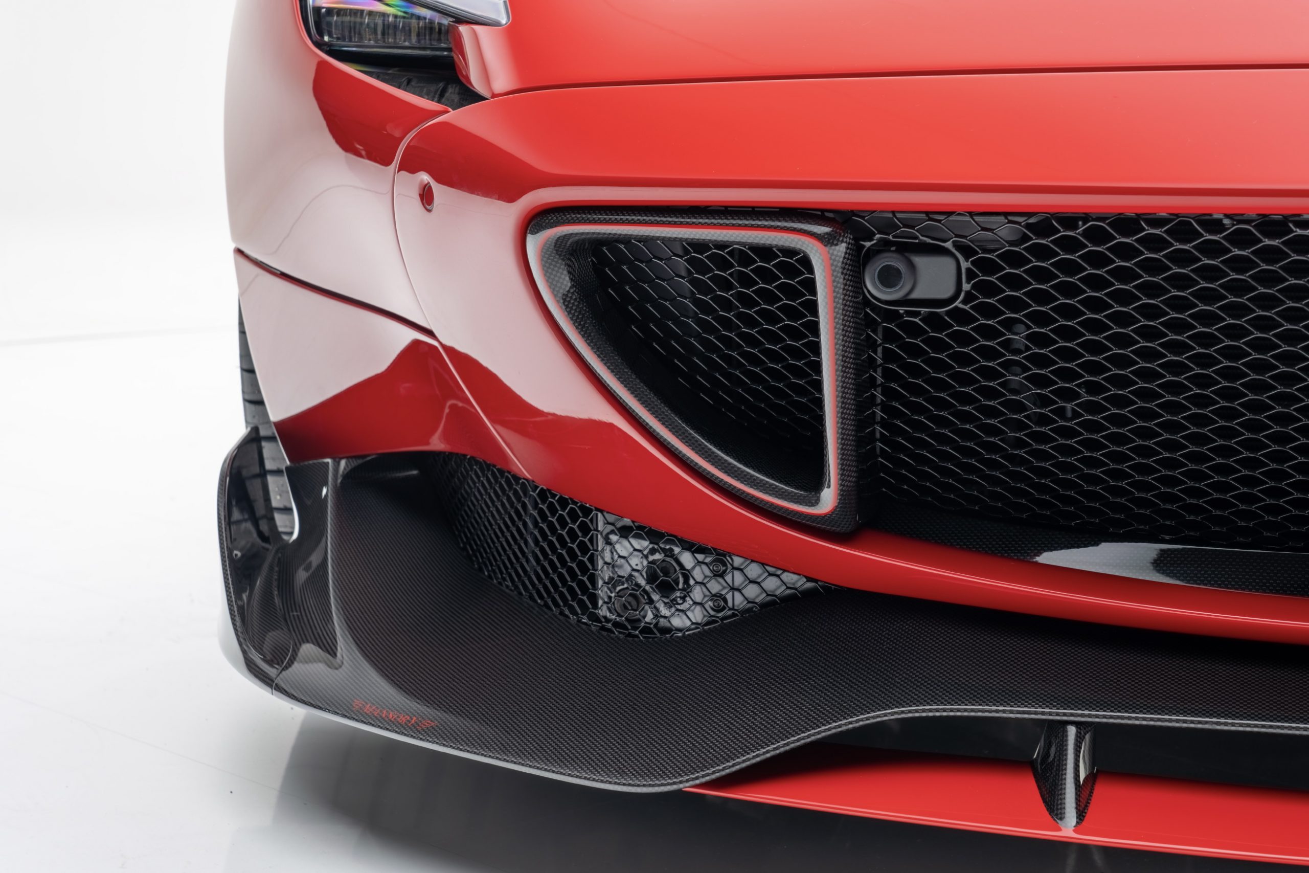 فيراري مونزا SP2 تحصل على حزمة تعديلات رياضية من شركة مانسوري فيراري مونزا SP2 مانسوري