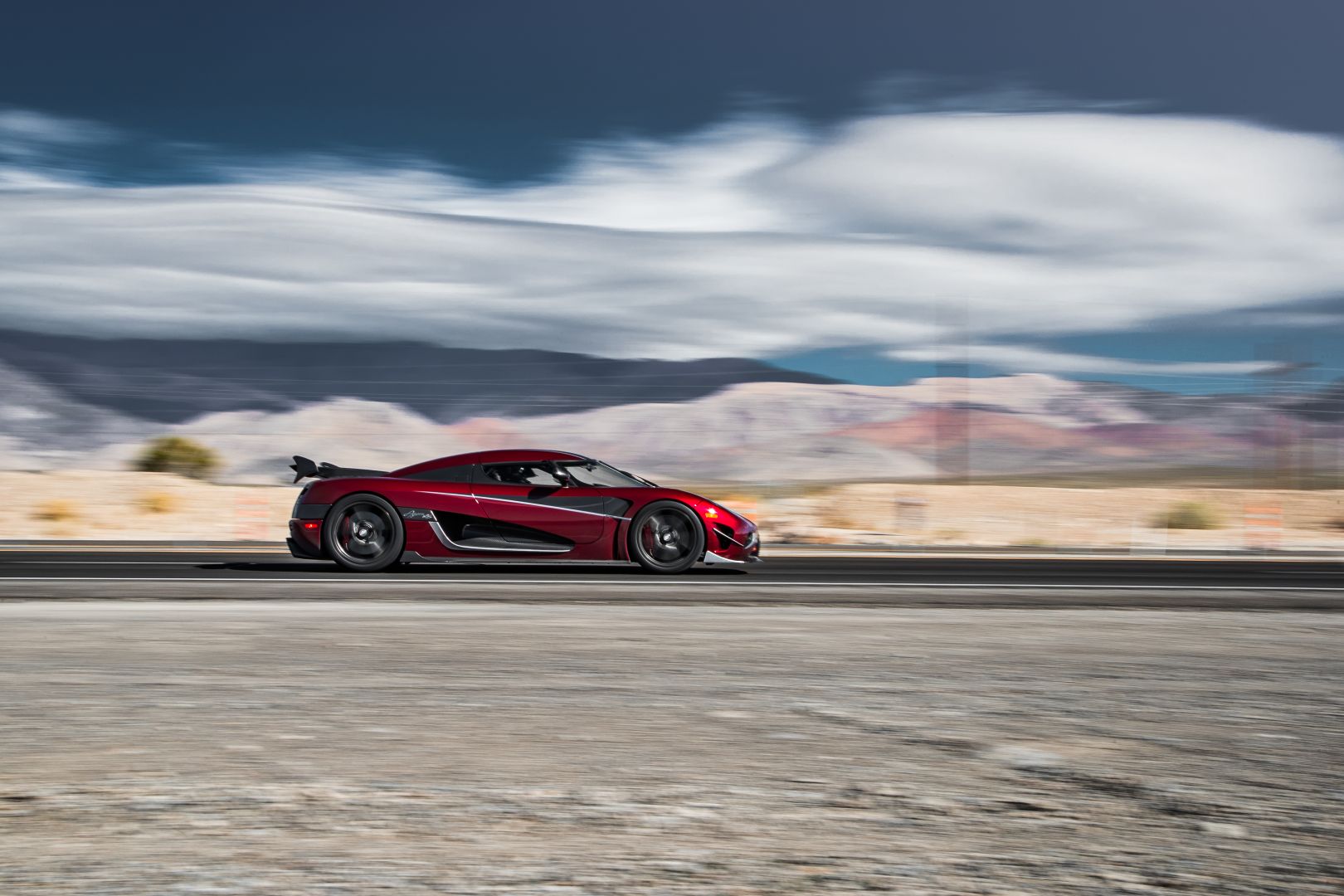 تعرف على أسرع 10 سيارات في العالم - تتجاوز 500 كم/ ساعة! كوينيجسيج أجيرا RS