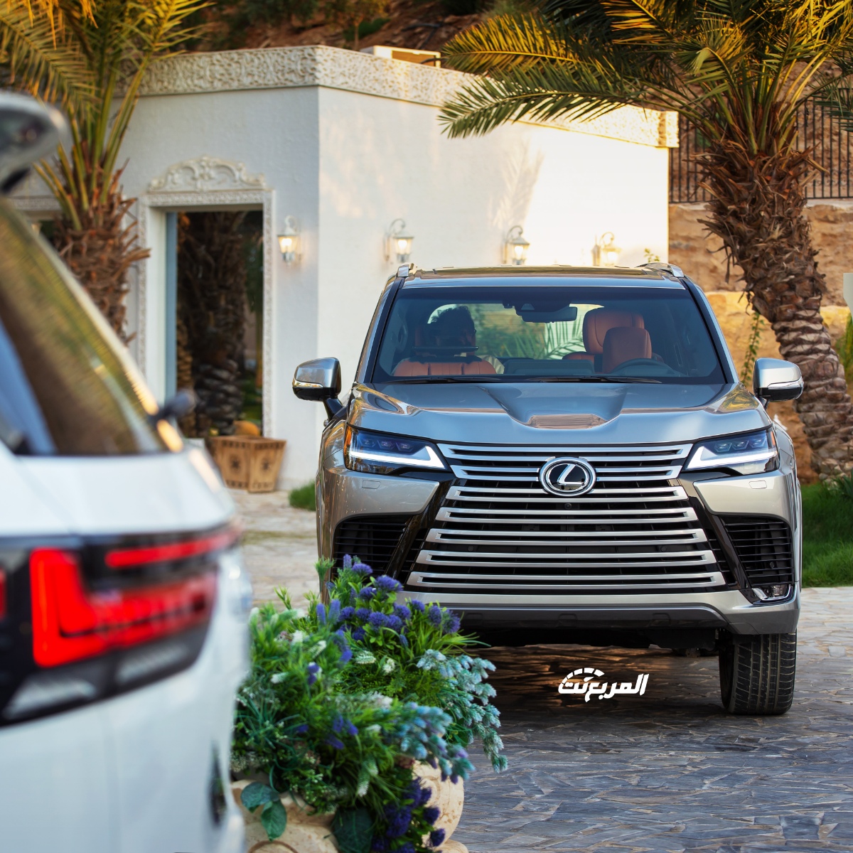 لكزس LX 2023: مقارنة تفصيلية بين الفئة الرياضية F-Sport وفئة الفخامة VIP لكزس LX 2023: مقارنة تفصيلية بين الفئة الرياضية F-Sport وفئة الفخامة VIP 1