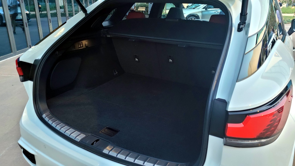 لكزس-rx-2023-المربع-نت-12